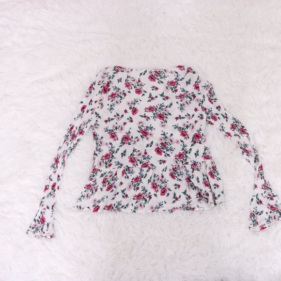 2/$20 H&M long sleeve cropped white floral top b6 - Picture 3 of 7